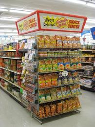 snacktime goldenflake grocery display